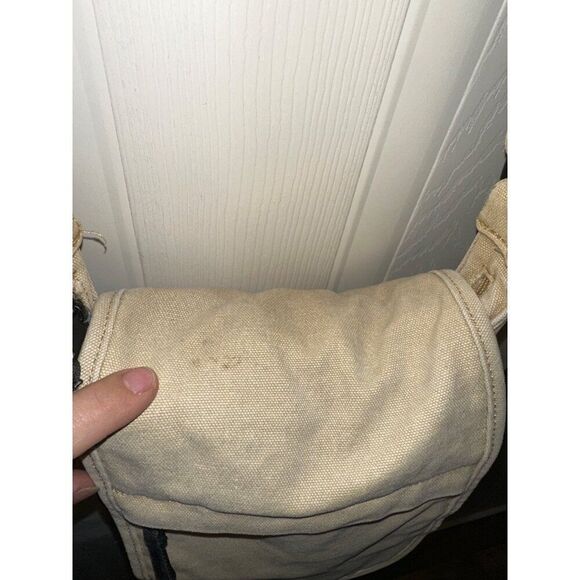 Kavu Kicker Crossbody Tan Canvas Bag - Picture 11 of 16